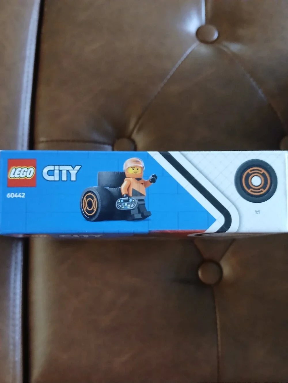 Lego City NWT Formula 1 Driver With McLaren Car. Ages 6+ 86 Pieces